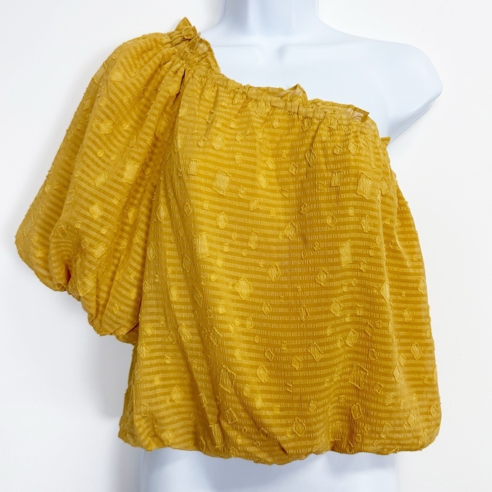 ASTR The Label Top Womens Large Mustard Yellow One Shoulder Puff Sleeve Chic